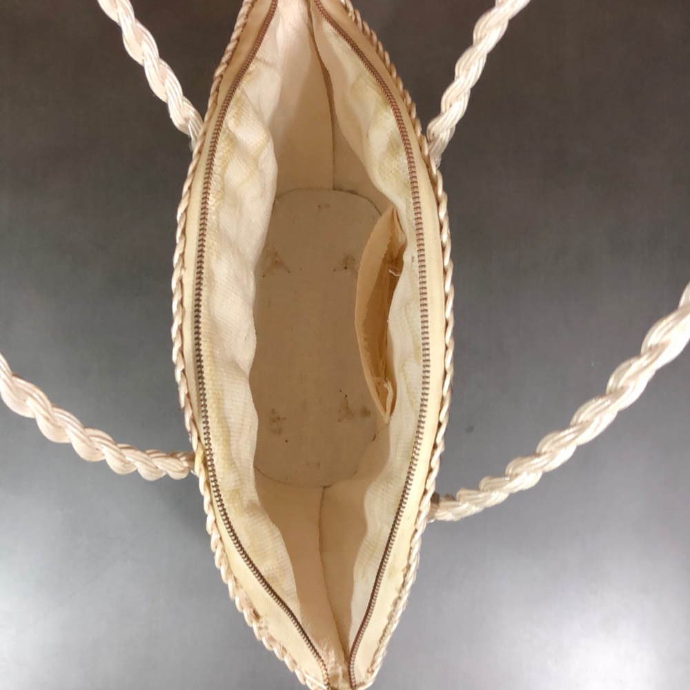 Beautiful Vintage Wicker/Shell Purse - Picture 5 of 7